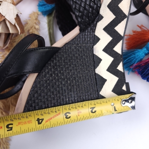 Kate Spade Black Woven Platform Sandal Wedges with Tassels Sz 6m - Picture 7 of 14